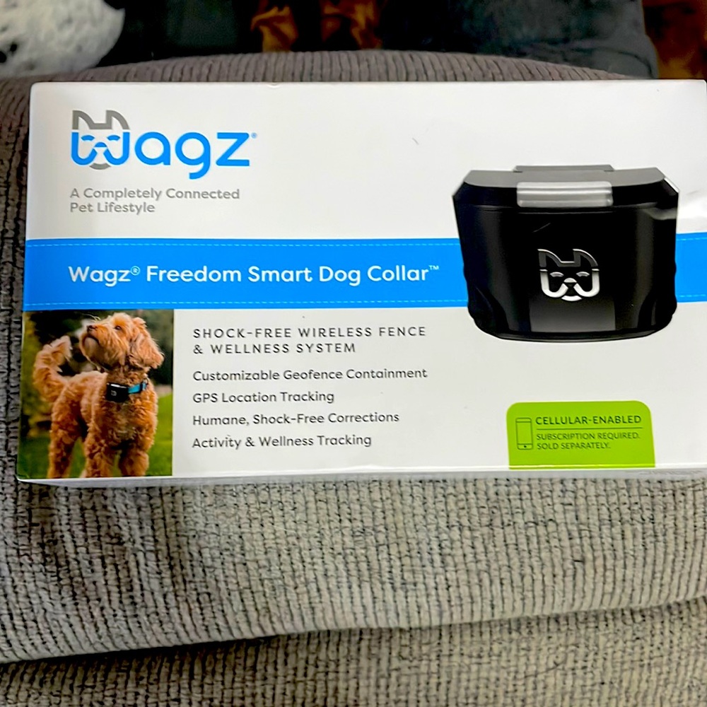 Shark, free wireless fence and wellness system, wags, freedom, smart, dog collar
